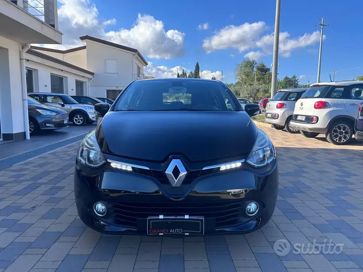 Renault Clio 2016 photo 2
