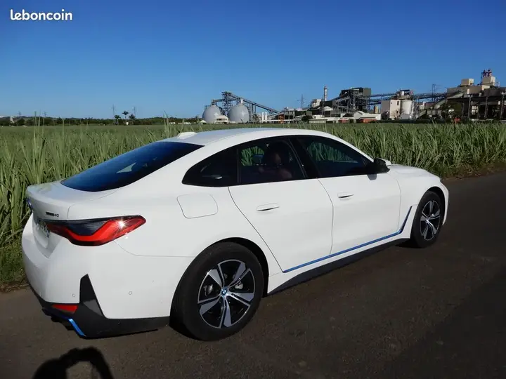 BMW I4 2022 photo 2