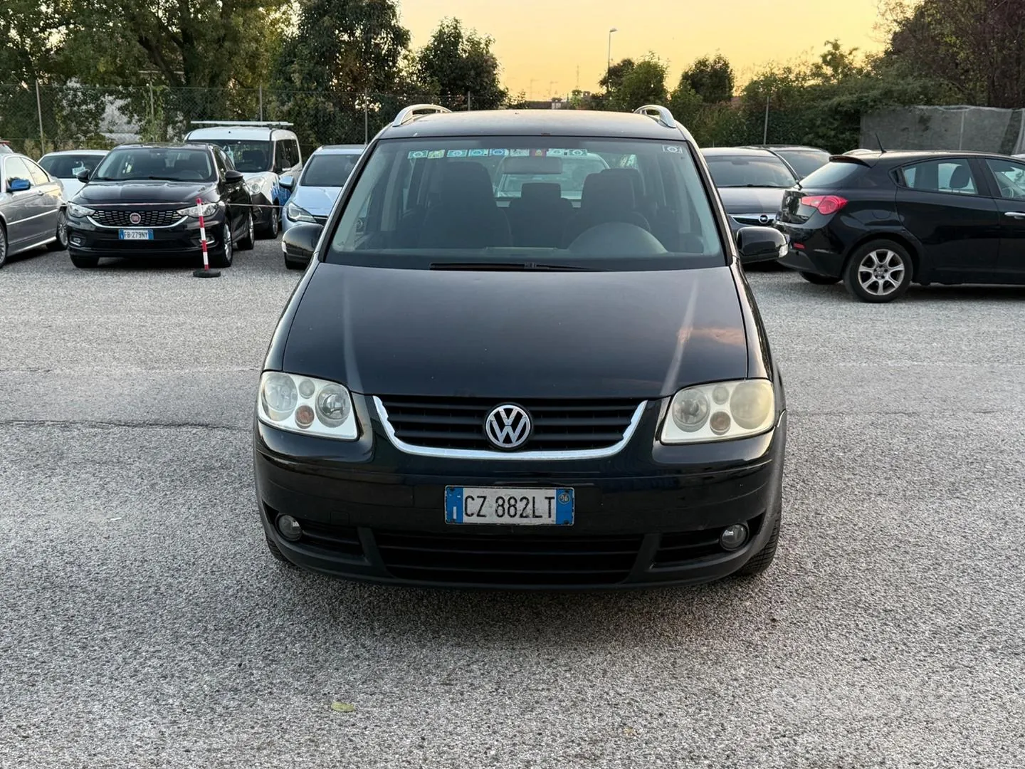 Volkswagen Touran 2006 photo 2