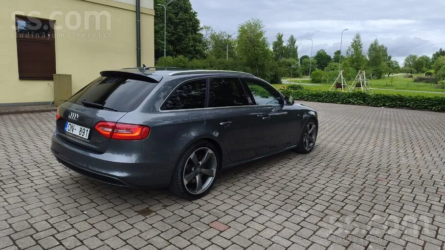 Audi A4 2015 photo 4