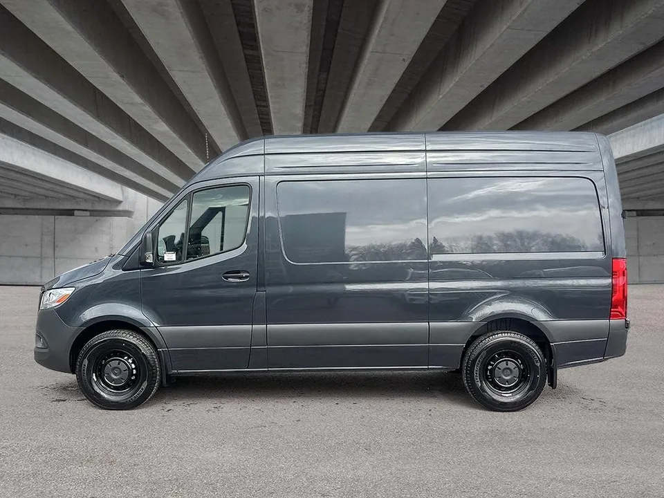 Mercedes-Benz Sprinter 2026 photo 2