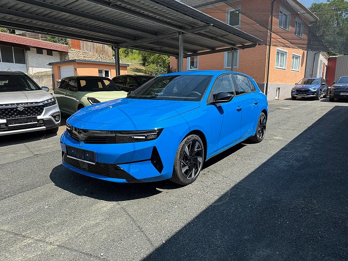 Opel Astra photo 2