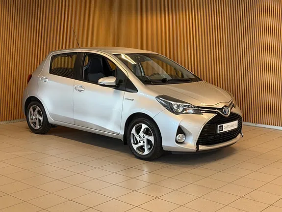 Toyota Yaris 2015 photo 2