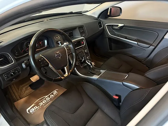 Volvo V60 2017 photo 2