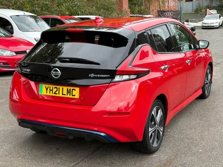 Nissan Leaf 2021 photo 2