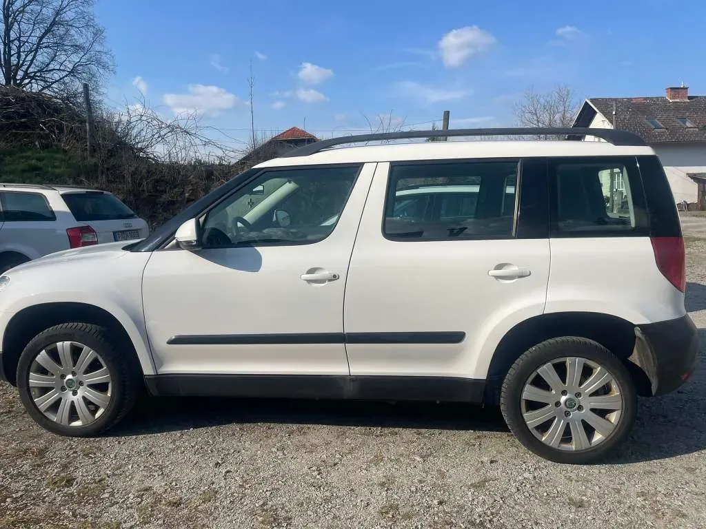 Skoda Yeti 2013 photo 2