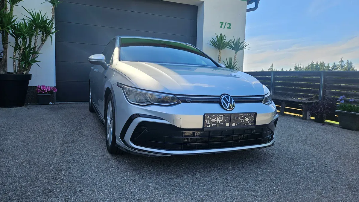 Volkswagen Golf 2023 photo 2