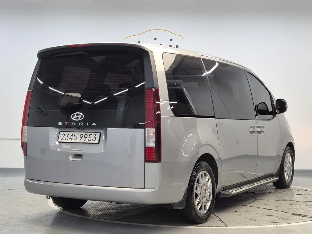 Hyundai Staria 2022 photo 3