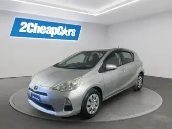 Toyota Aqua 2012 photo 2