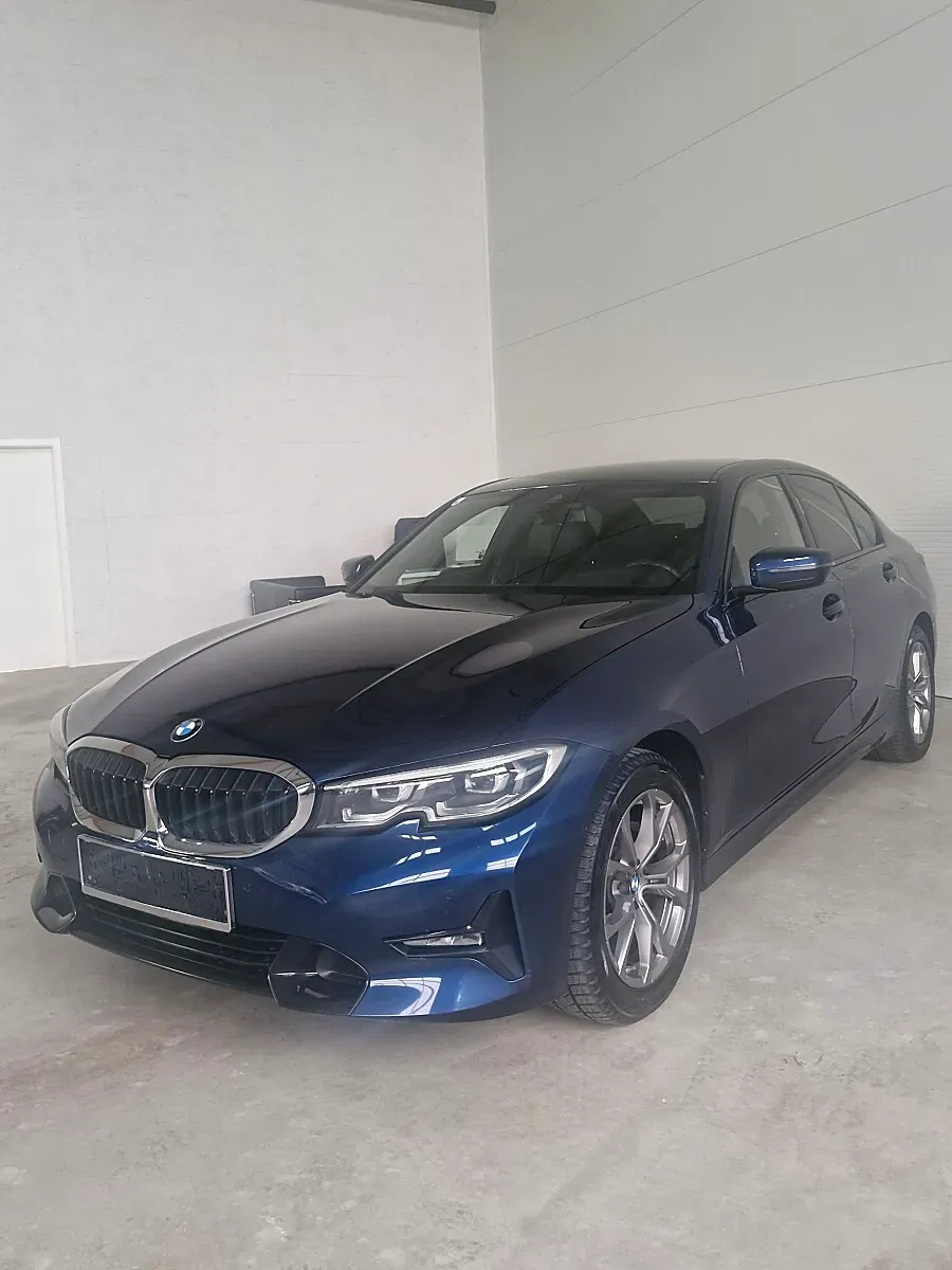 BMW 3 Series 2019 photo 2