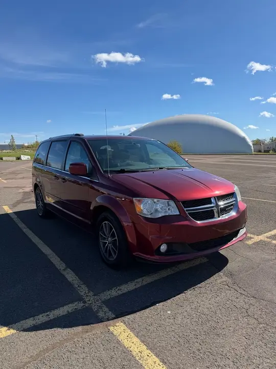 Dodge Caravan 2017 photo 2