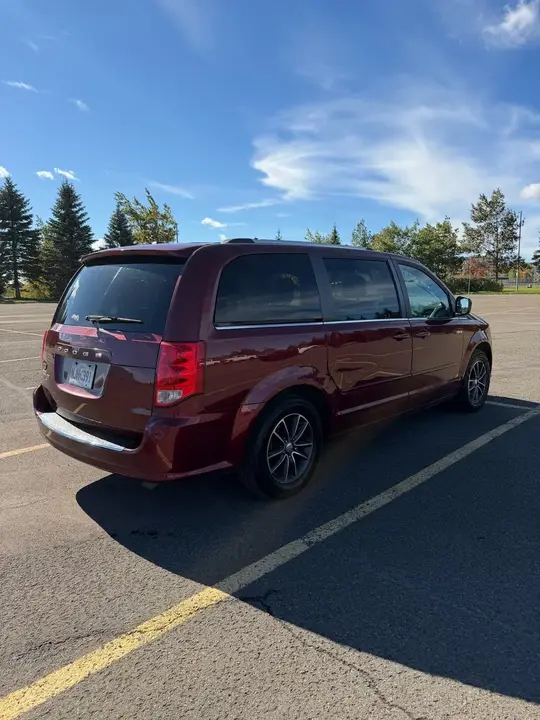 Dodge Caravan 2017 photo 3