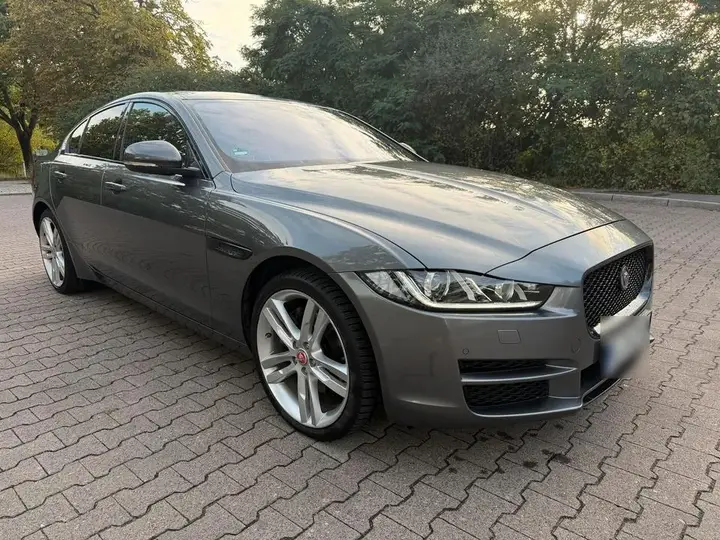 Jaguar Xe