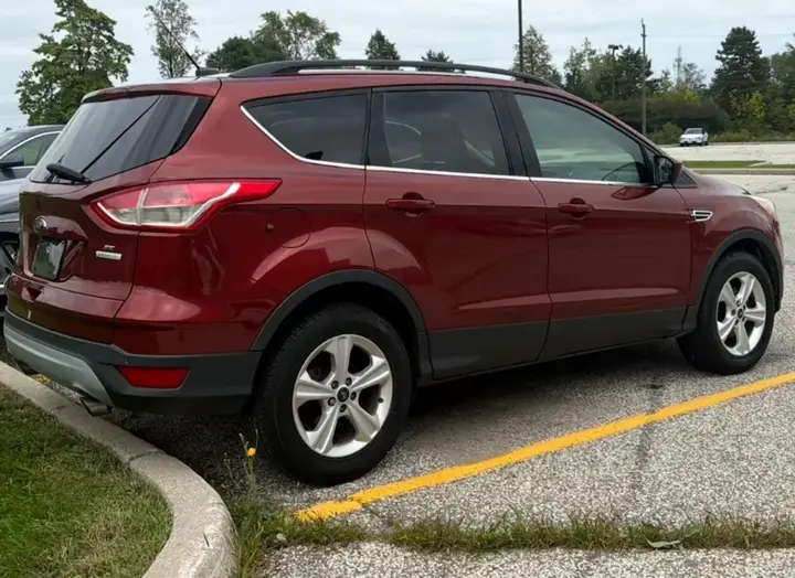 Ford Escape 2014 photo 2