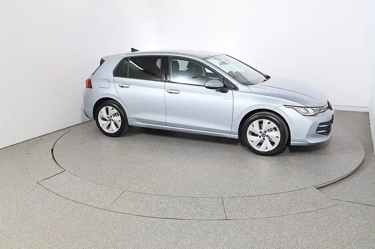 Volkswagen Golf 2026 photo 3