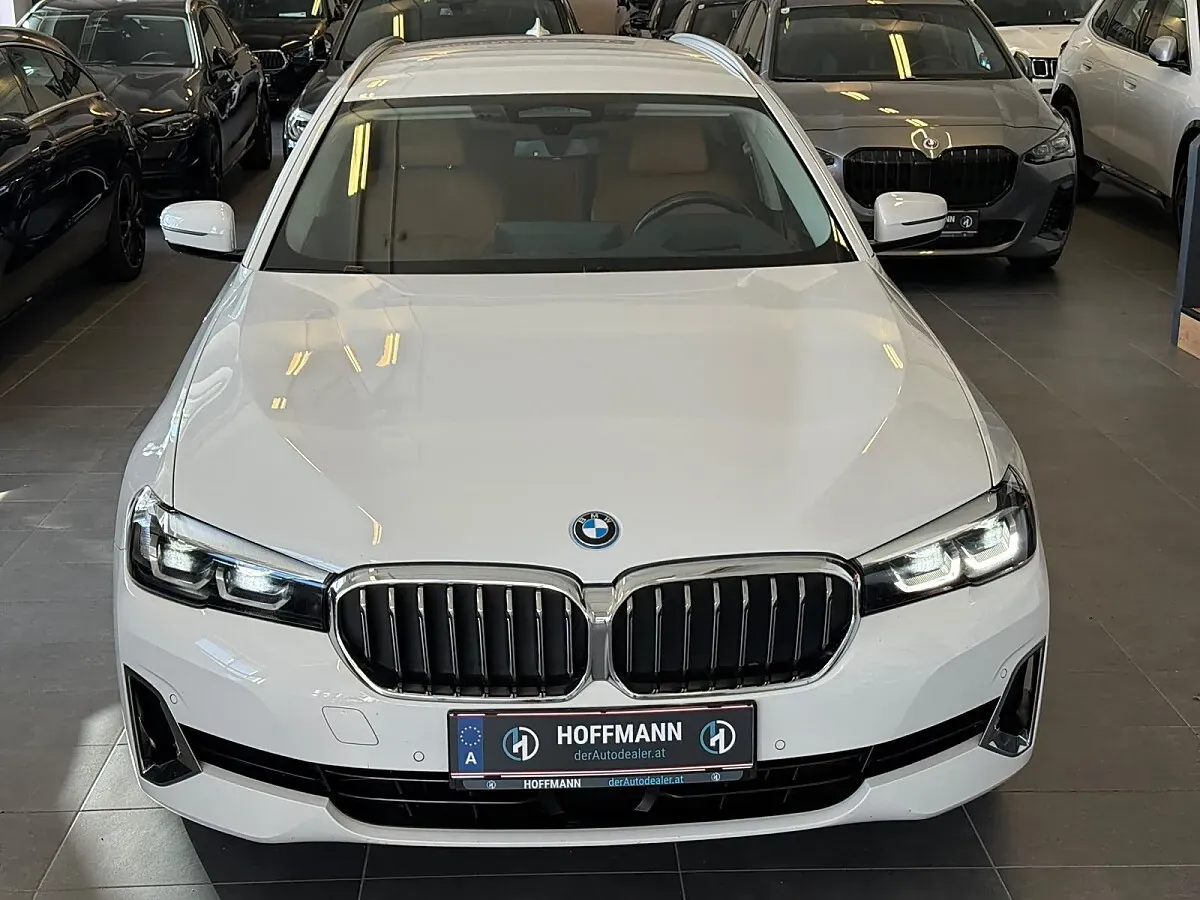 BMW 5 Series 2022 photo 2