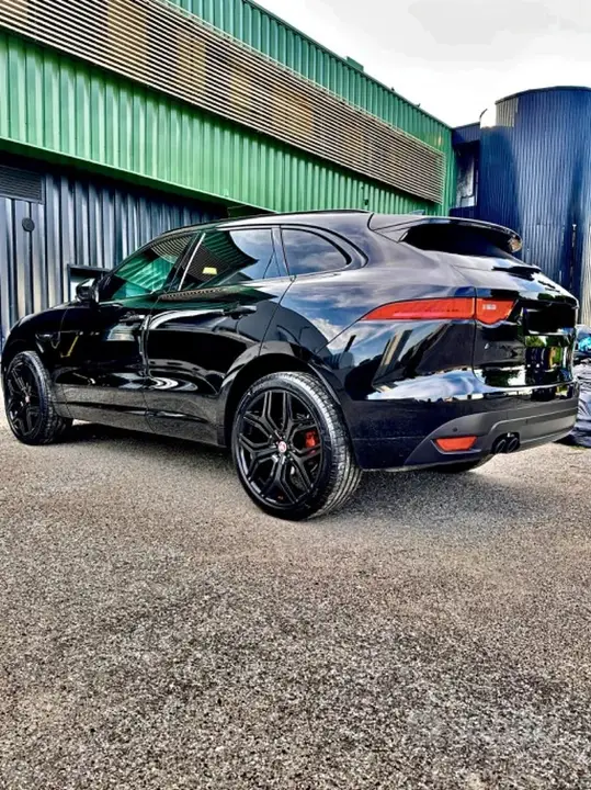 Jaguar F-Pace 2018 photo 2