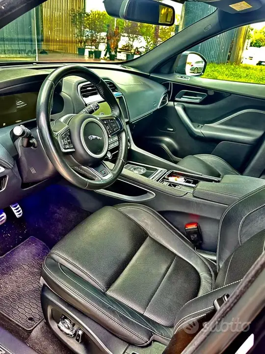 Jaguar F-Pace 2018 photo 3