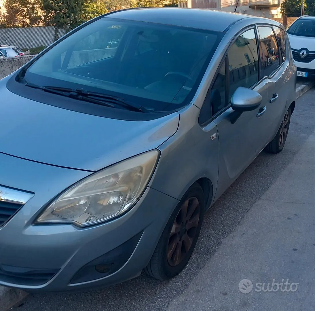 Opel Meriva 2011 photo 2