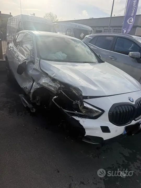 BMW 1 Series 2024 photo 2