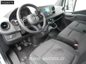Mercedes-Benz Sprinter 2024 photo 3