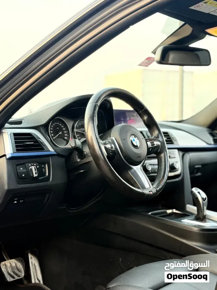 BMW 320I 2018 photo 2