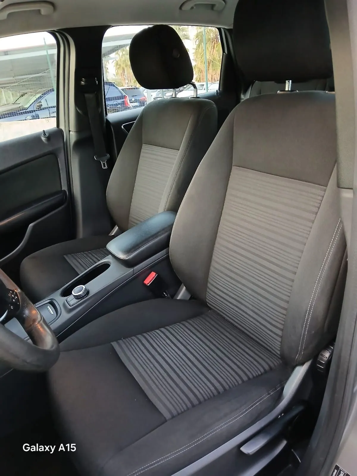 Mercedes-Benz B 180 2013 photo 4