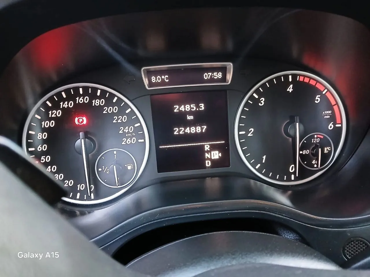 Mercedes-Benz B 180 2013 photo 3