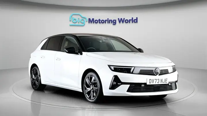Vauxhall Astra 2023 photo 2