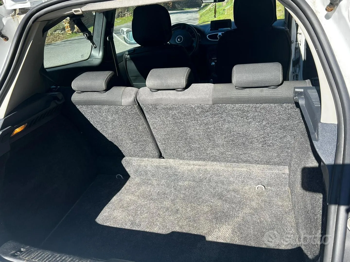 Renault Clio 2010 photo 4