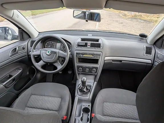 Skoda Octavia 2011 photo 5