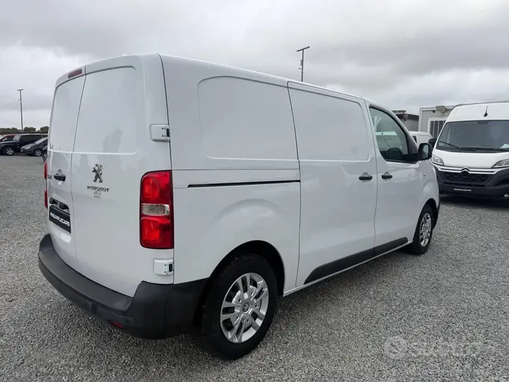 Peugeot Expert 2022 photo 2