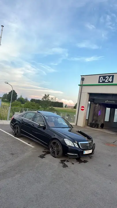 Mercedes-Benz E-Class 2011 photo 3