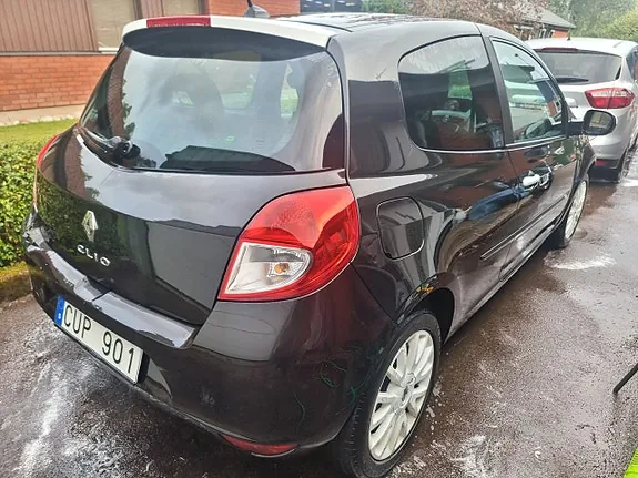 Renault Clio 2010 photo 3