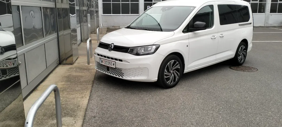 Volkswagen Caddy 2023 photo 2