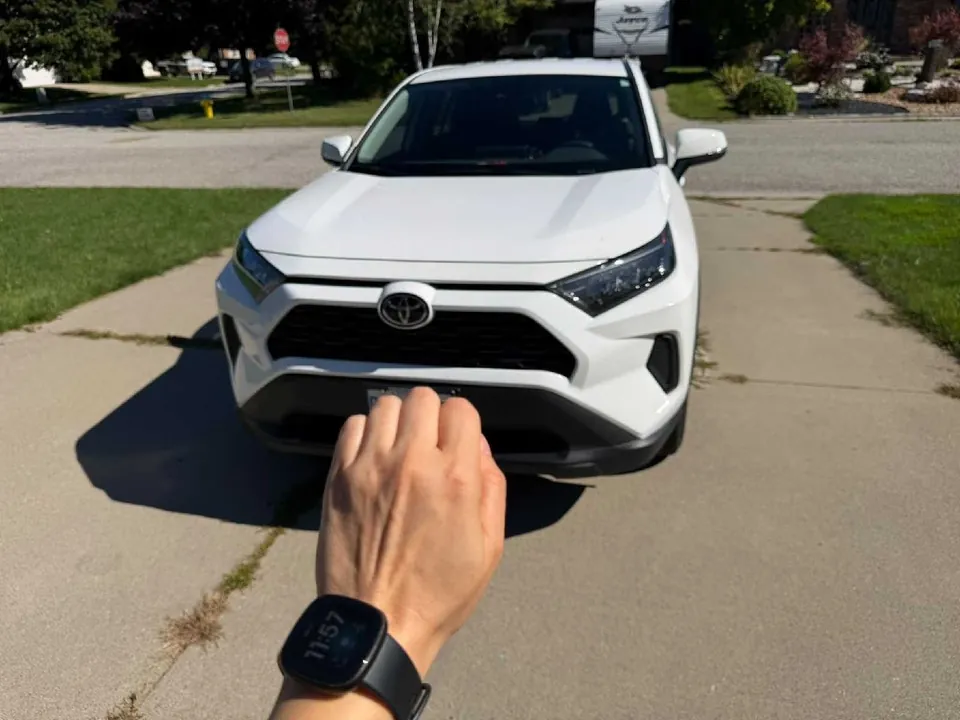 Toyota Rav4 2025 photo 3