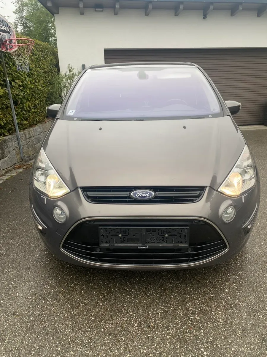 Ford S-Max 2012 photo 2