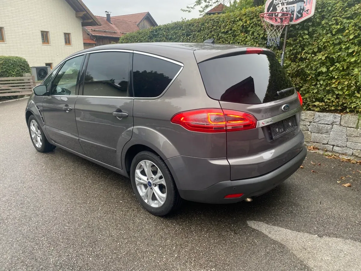 Ford S-Max 2012 photo 3