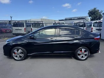 Honda Grace 2015 photo 3