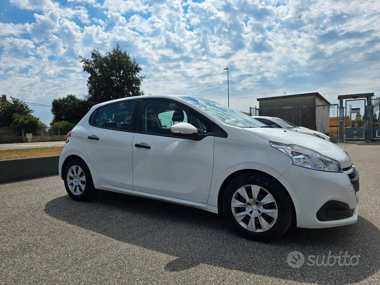 Peugeot 208 2018 photo 2