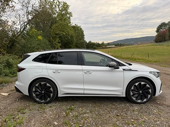 Skoda Enyaq 2023 photo 4
