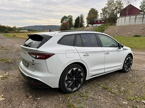 Skoda Enyaq 2023 photo 5