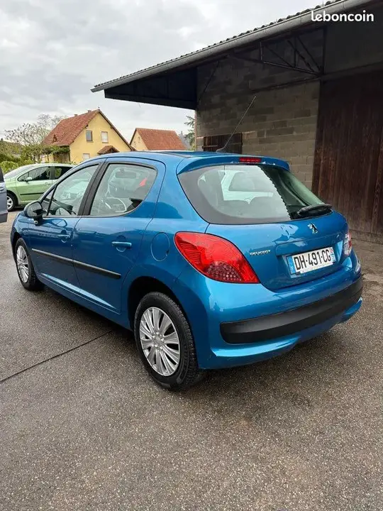 Peugeot 207 2008 photo 4