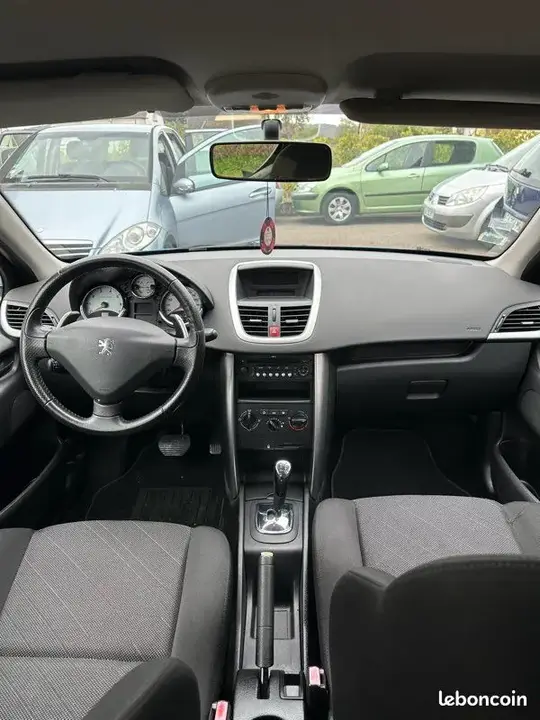 Peugeot 207 2008 photo 5