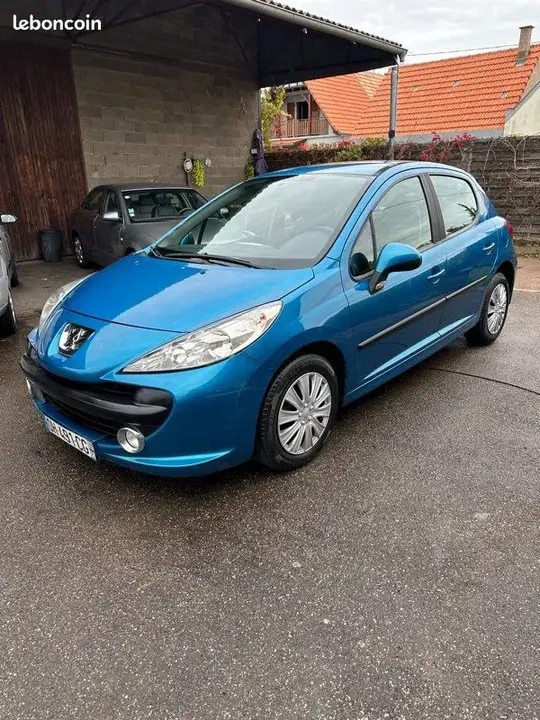 Peugeot 207 2008 photo 2