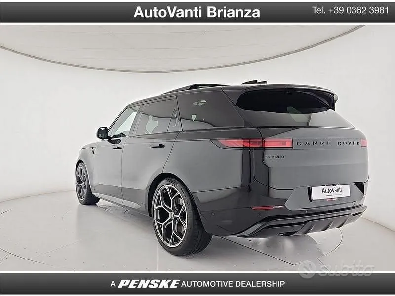 Land Rover Range Rover Sport 2024 photo 3