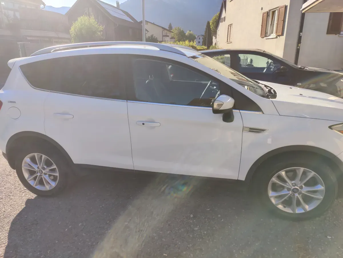 Ford Kuga 2013 photo 3