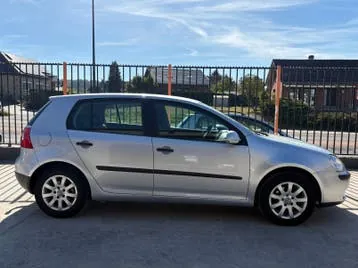 Volkswagen Golf 2004 photo 2