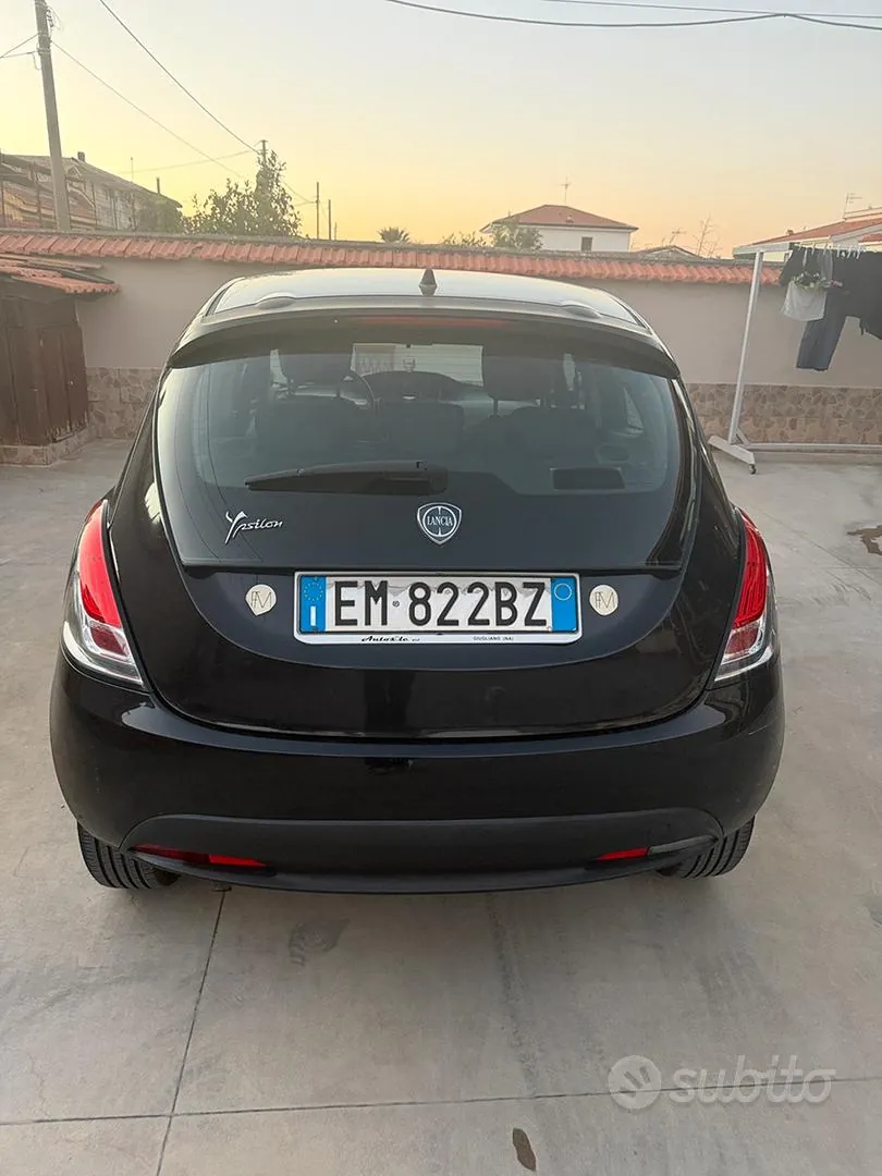 Lancia Ypsilon 2012 photo 2