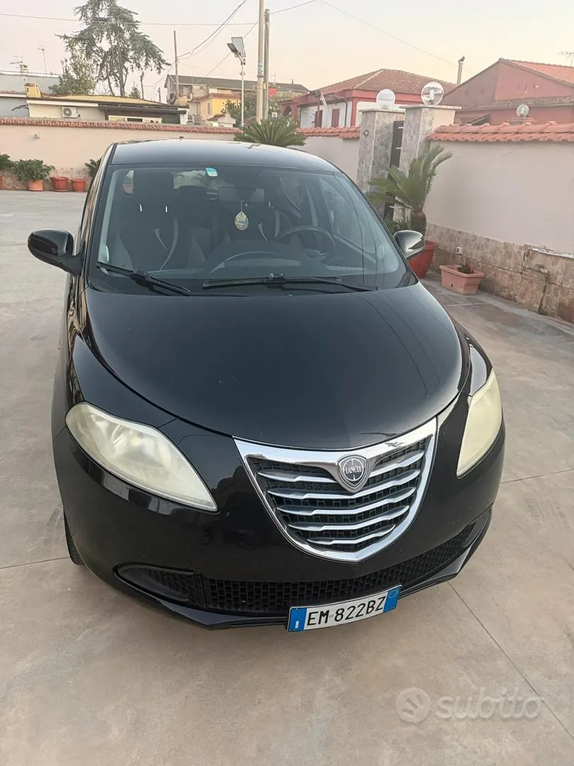 Lancia Ypsilon